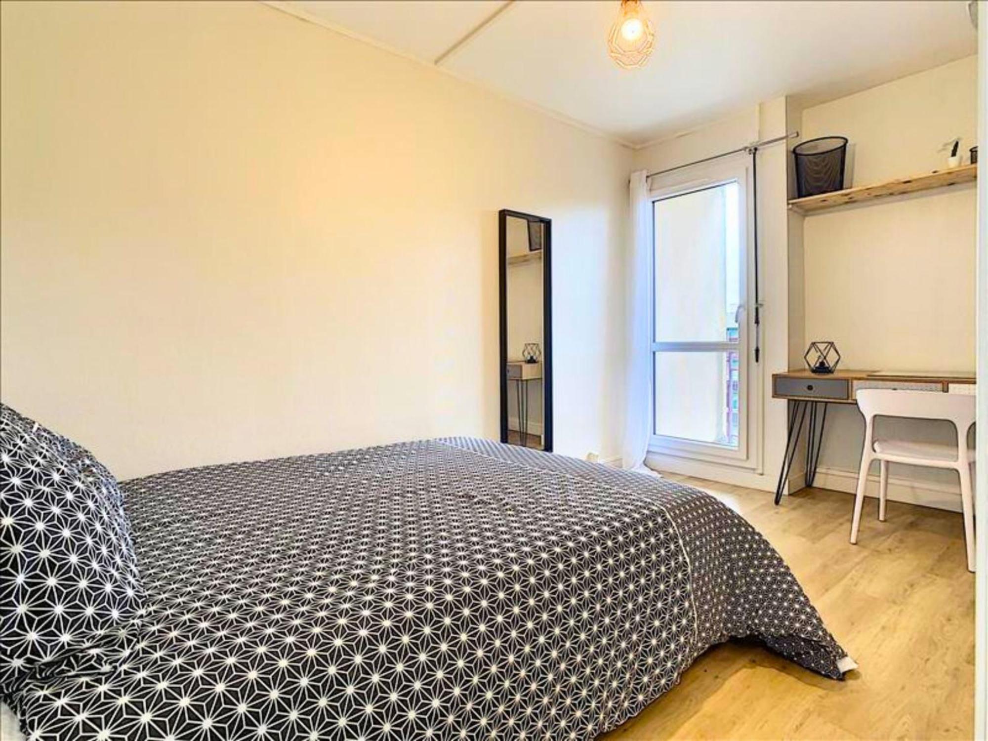 Ideal Groupe - Grands Espaces - 4 Chambres - Parking Gratuit - Proche Centre, Gare & Transports - Wifi - Offre Special De Reduction Jusqu'A -50 Льо Ман Екстериор снимка